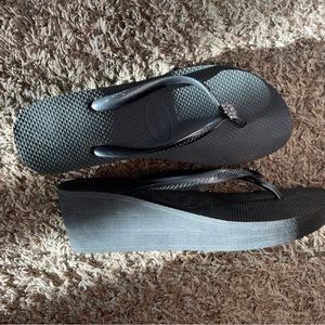Brand new Havaiana flip flop wedge high heel bling flower rhinestone